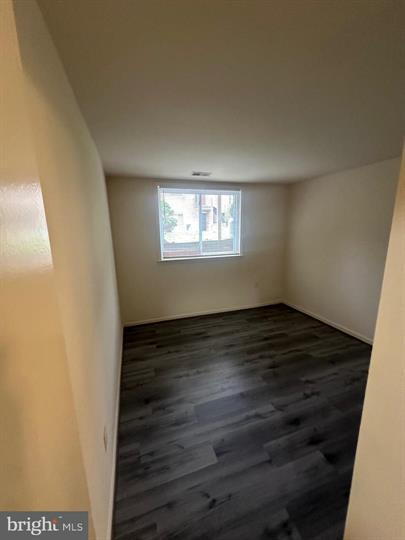 Building Photo - Charming Annandale Townhome with Modern Up...