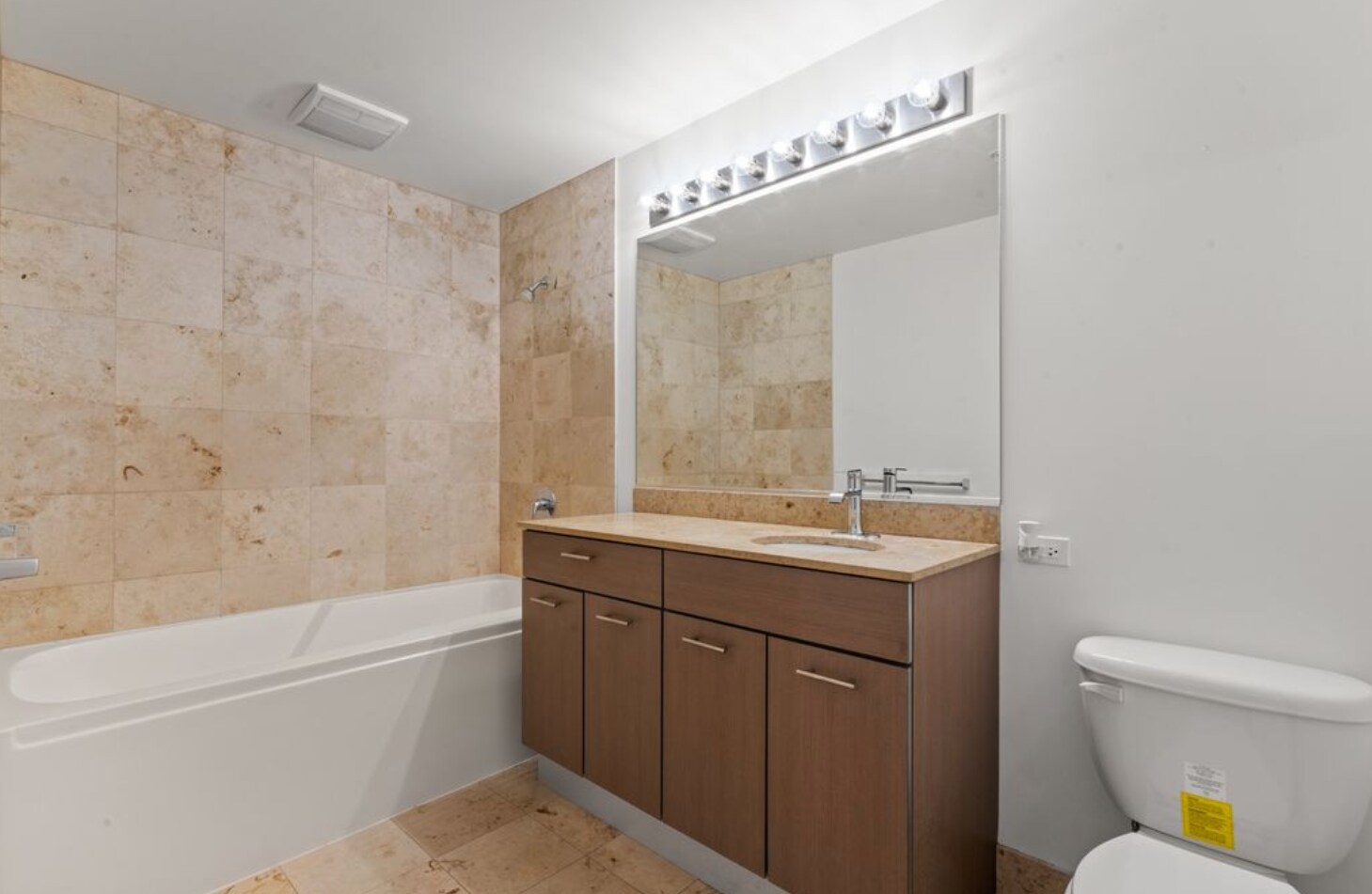 Building Photo - 659 W Randolph St