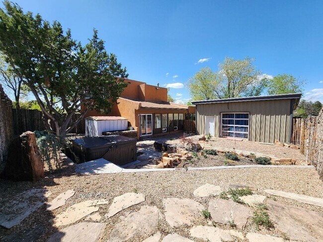 Building Photo - 2203 Vela St