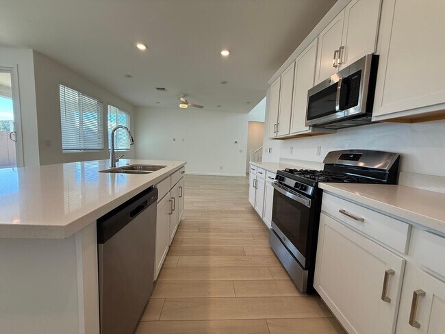 Building Photo - 17760 W Cassia Way