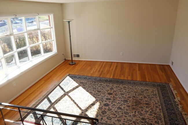 Building Photo - Renovated 3BR 2BA Rockville Split-Level with Huge Fenced Yard Available July