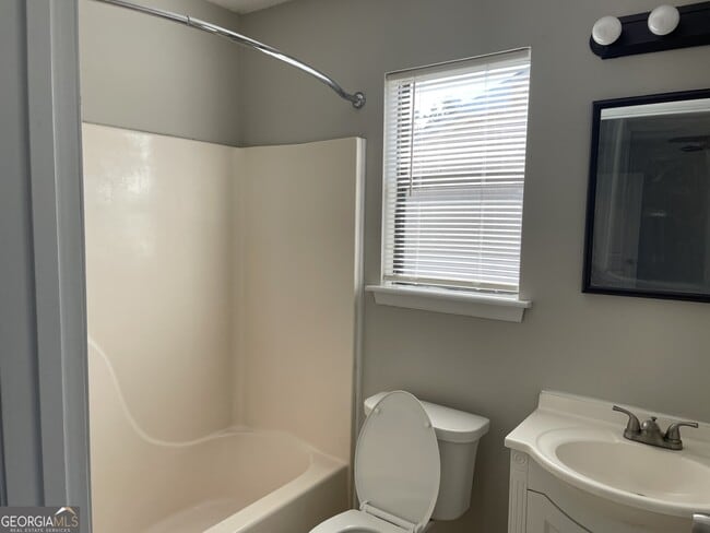 Building Photo - 403 Fairfield Ct
