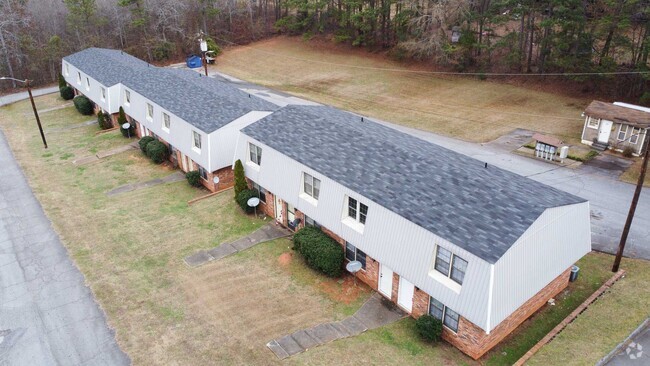 Building Photo - Cascades Pointe at Clemson | Townhomes Loc...