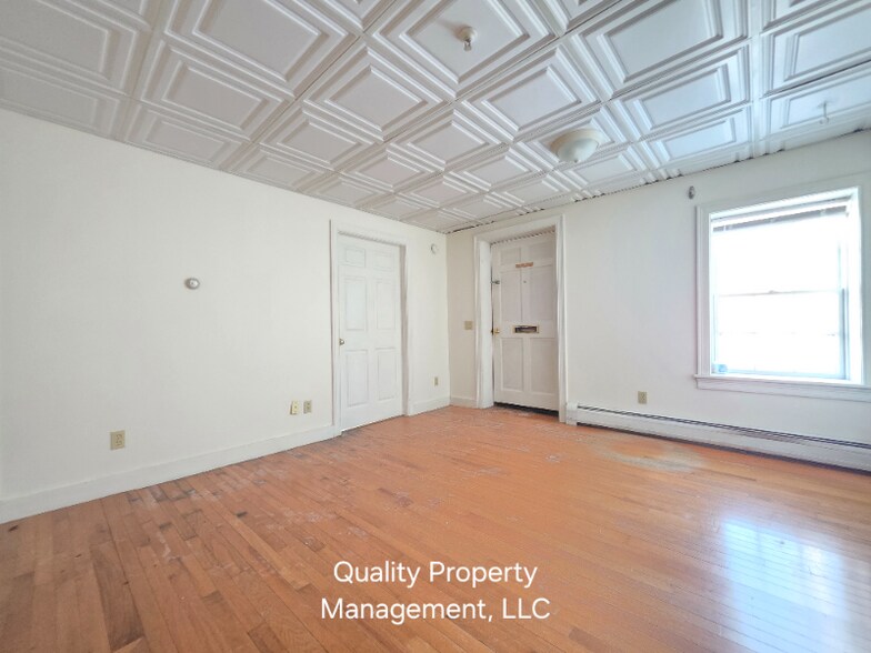 Building Photo - 128 Hammond St