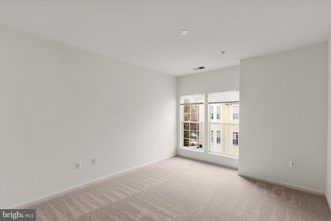 Building Photo - 4131 Fountainside Ln