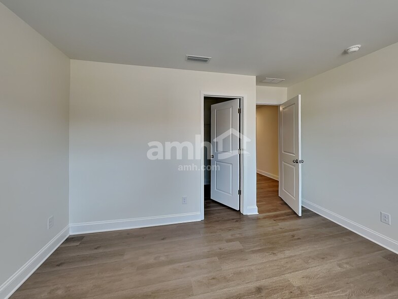 Building Photo - 3472 Lincoln Hts Ln