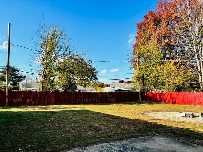 Building Photo - 1202 Yellowstone Dr