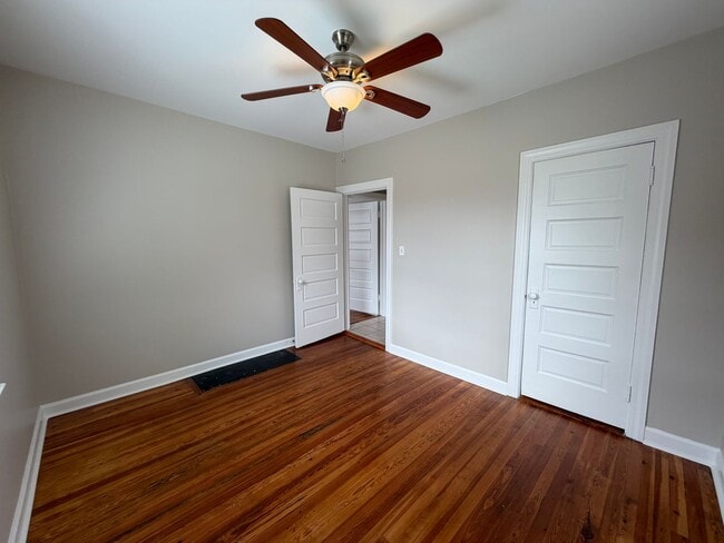 Building Photo - Cozy 2/1 Brick House in Celanese- $1,395