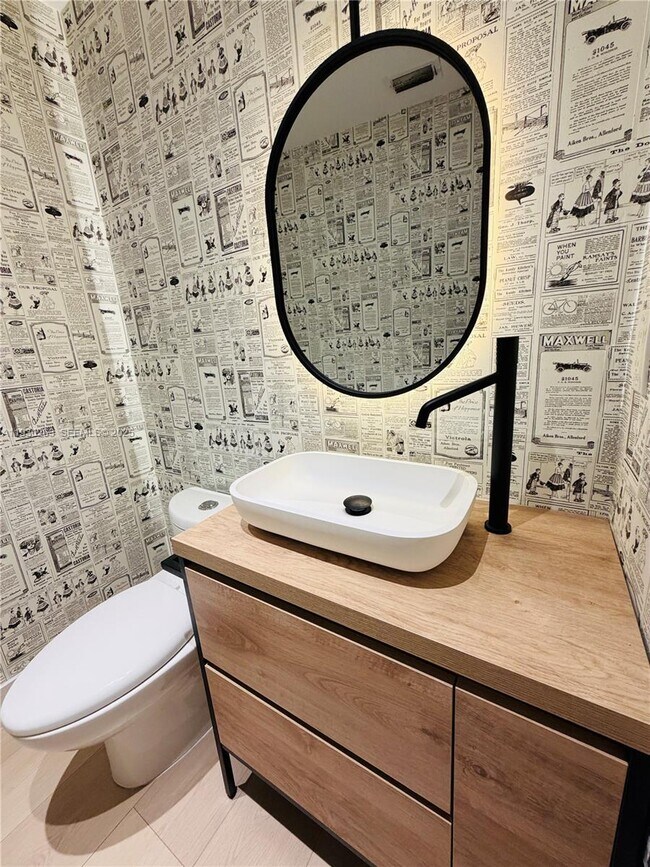 Building Photo - 7320 NW 114th Ave