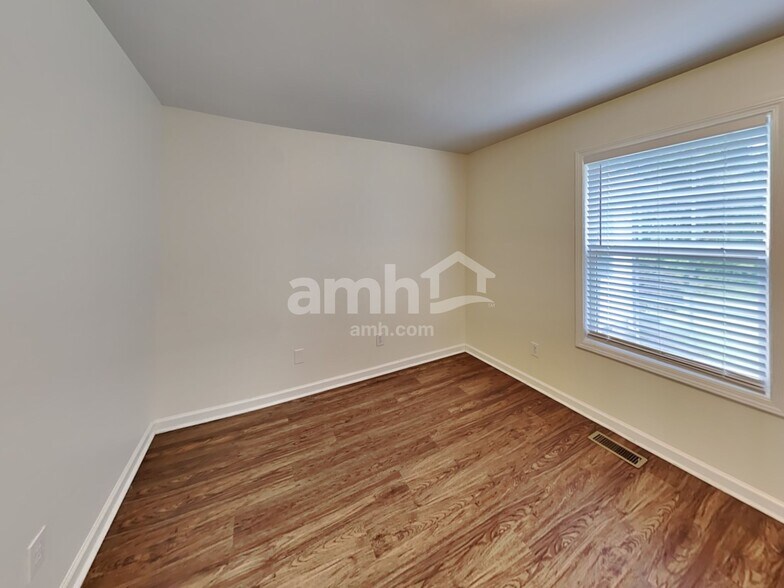 Building Photo - 2908 Checkers Ct