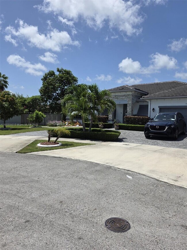 Building Photo - 10965 SW 169th Terrace