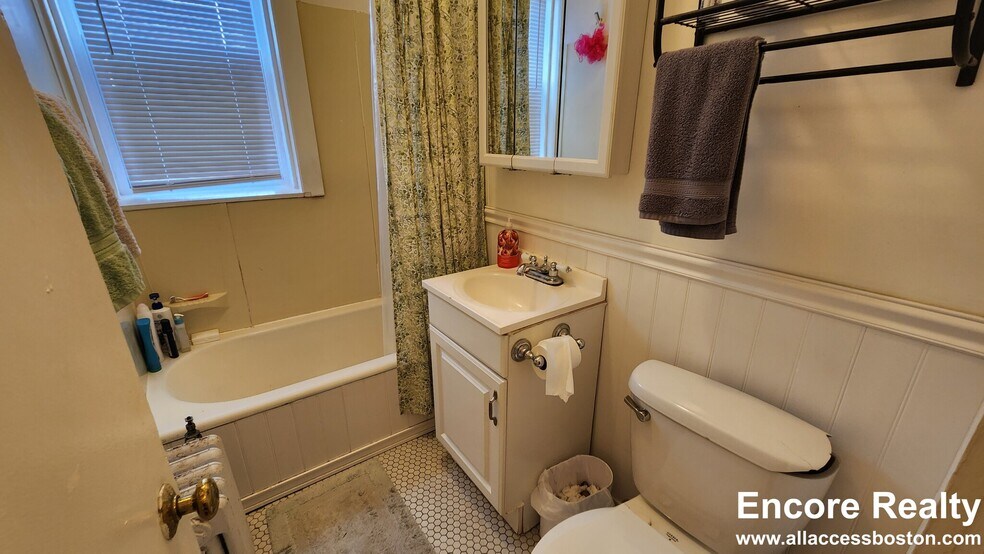 Building Photo - 1999 Commonwealth Ave