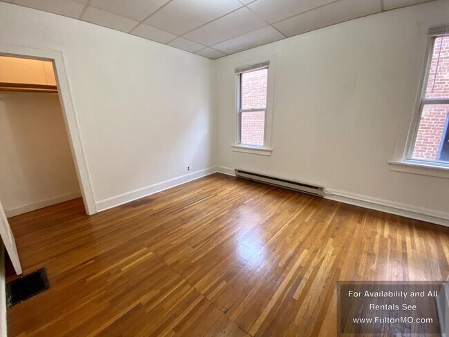 Building Photo - 603 Court Street Apartment 3