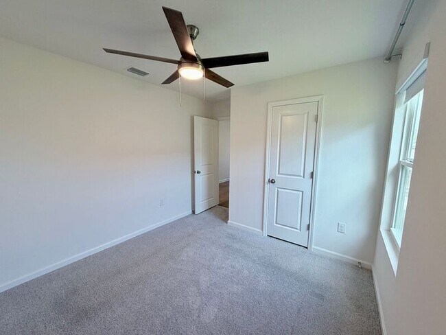 Building Photo - 5406 Horizons Edge Ln