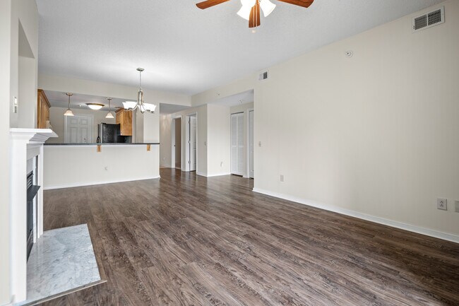 Building Photo - 301 Beacon Ridge Dr
