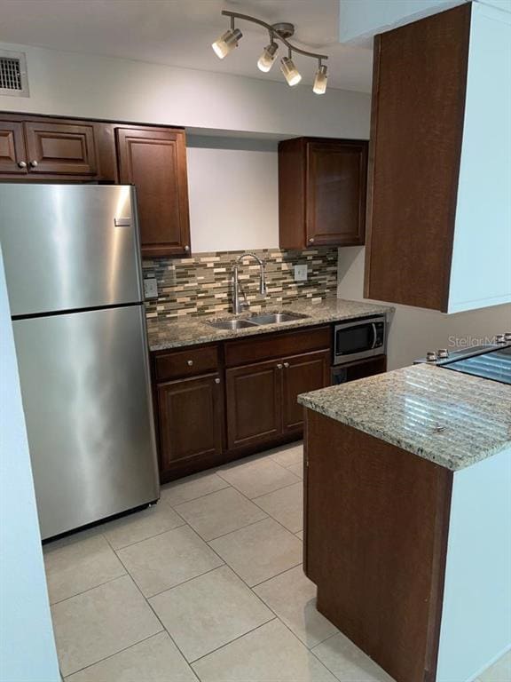 Building Photo - 5325 Curry Ford Rd