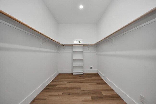 Building Photo - 23855 Creek Wood Dr