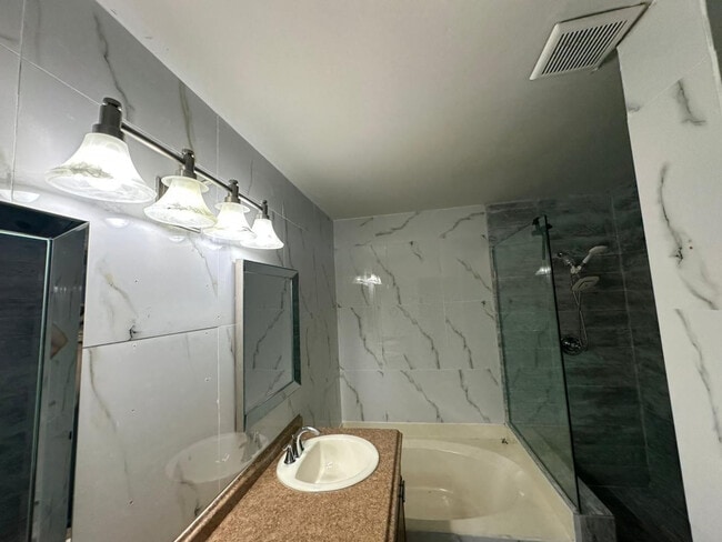 Building Photo - 7700 Stone Harbour Dr