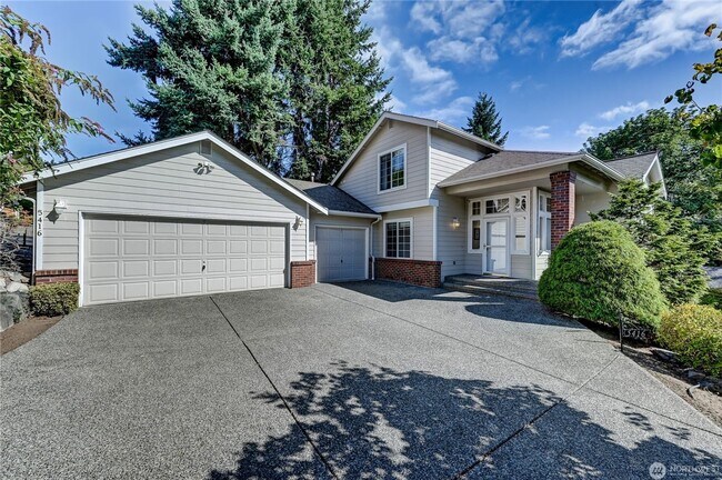 Primary Photo - ? Stunning 4BR/3.5BA Home in Lake Forest P...