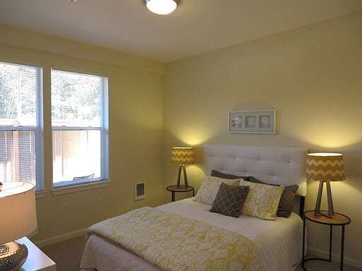 Interior Photo - The Leaf
