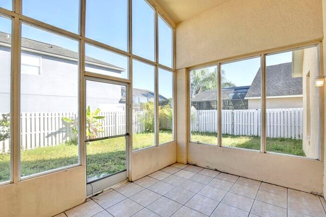 Building Photo - Lovely 3/2 Spacious Home and a 2 Car Garage in Deans Reserve - Orlando!
