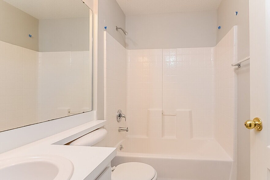 Building Photo - 1022 Harvest Moon Dr