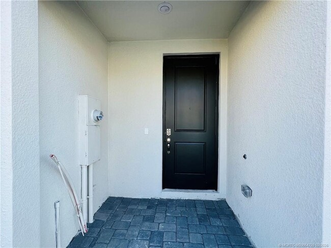 Building Photo - 3913 SE Mentmore Ln