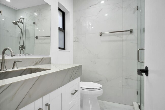 Building Photo - 6820 SW 86th Ave