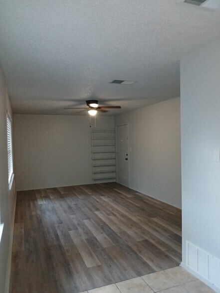 Building Photo - 2911 Featherston Avenue