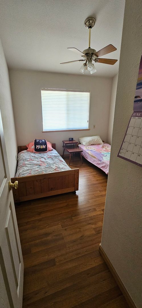 Building Photo - Large furnished mountain home walking distance to the river --- Available October 1