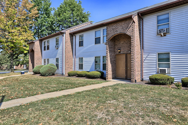 Primary Photo - Roxbury Ridge Apartments