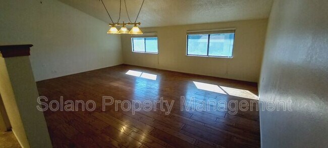 Building Photo - 3210 Mustang Cir