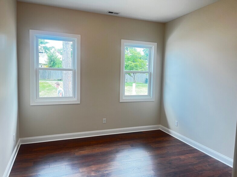 Bedroom 1 - 2101 Grantland Ave