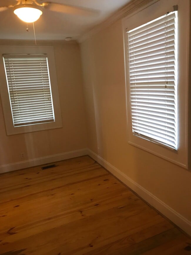 Building Photo - 823 Heidt St