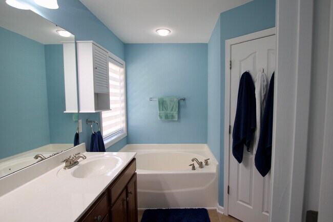 Building Photo - 12123 Monteith Grove Dr