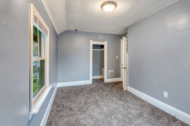 Building Photo - 645 Yondota St