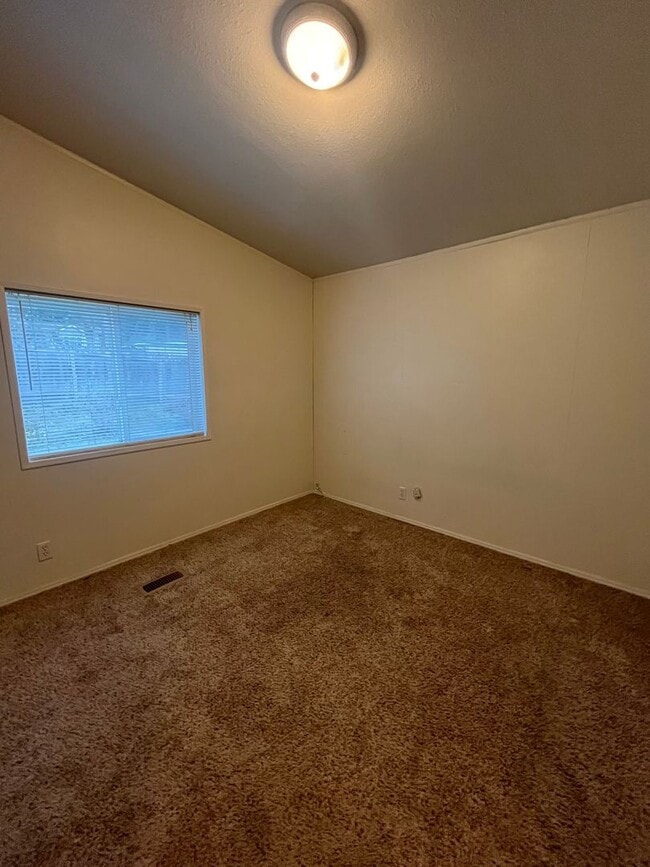 Building Photo - 3-Bedroom 2-Bathroom home in Thurston