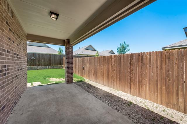 Building Photo - 807 Spruce Ln