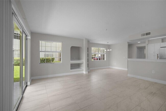 Building Photo - 13929 Fairway Island Dr