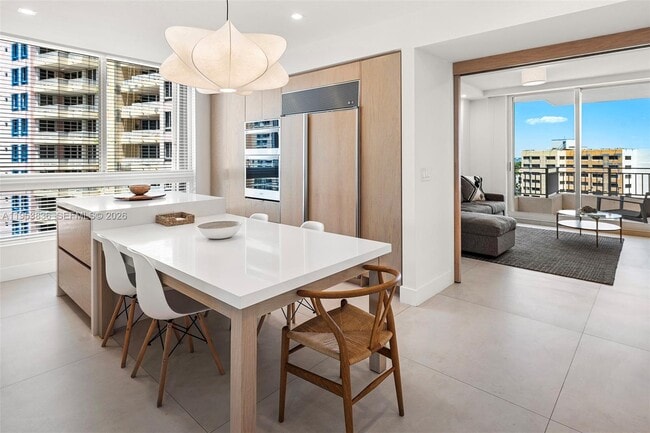 Building Photo - 791 Crandon Blvd