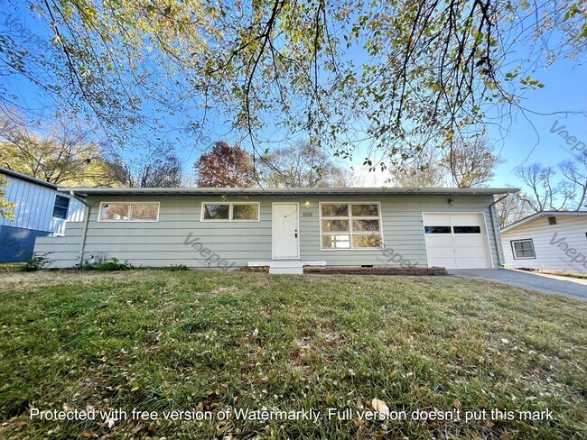 Building Photo - Charming 3 Bed, 1 Bath Home in Desirable Kansas City Northland Location