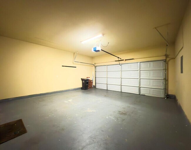 Building Photo - 5227 Brinkman Ct