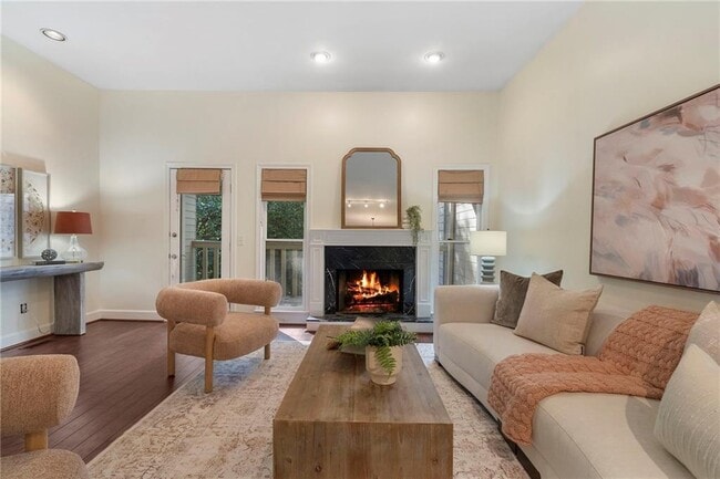 Primary Photo - 1467 Monroe Dr NE