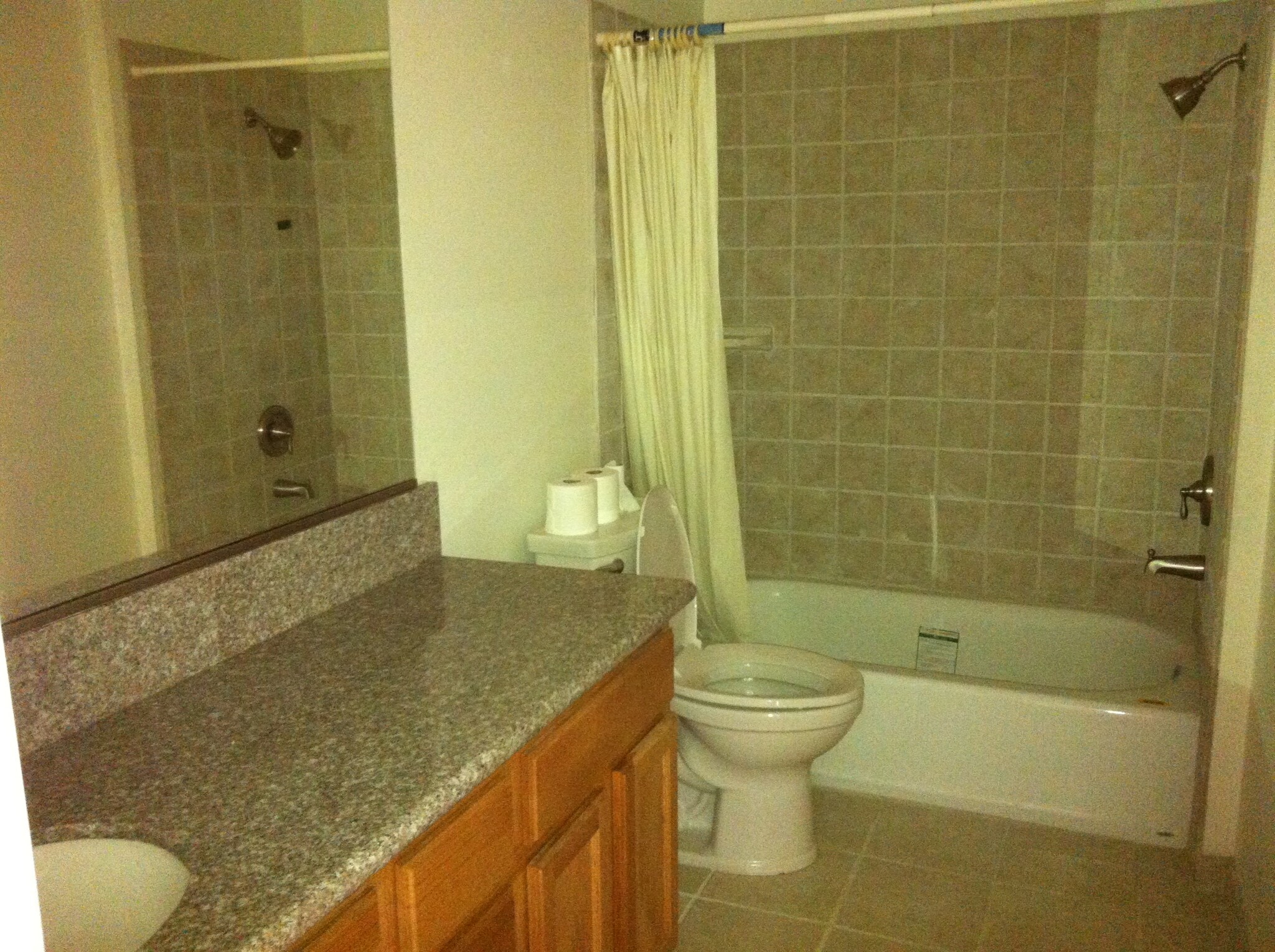 Full bath - 106 N Chapel Ave