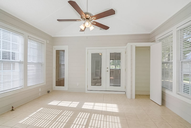 Building Photo - 915 Buckingham Rd