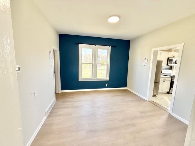 Building Photo - 924 Spring Ave NE