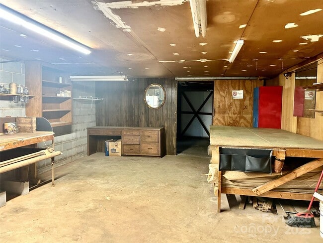 Building Photo - 234 Alf Hoover Rd