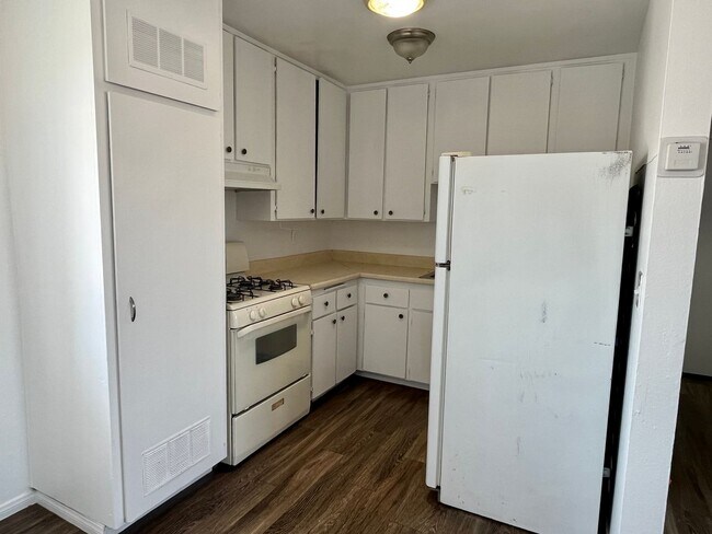 Building Photo - 1 Bedroom in West Chula Vista **Move In Sp...