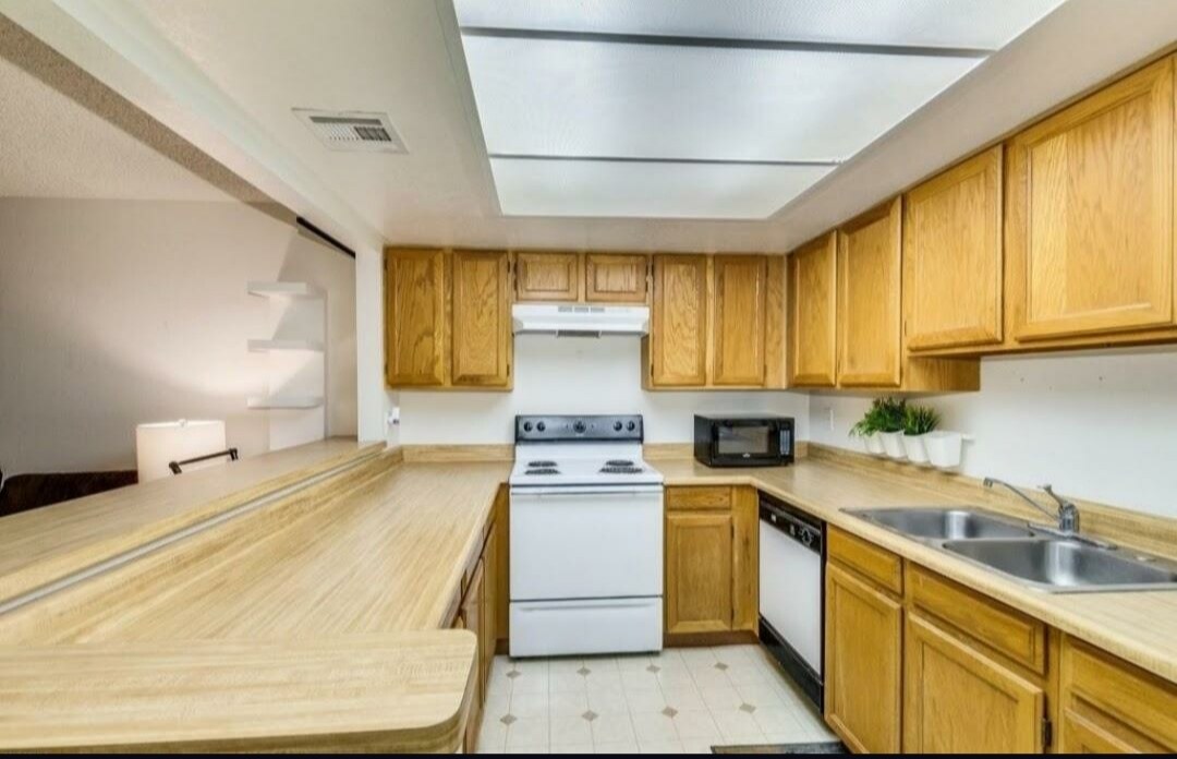 Building Photo - 1645 W Baseline Rd