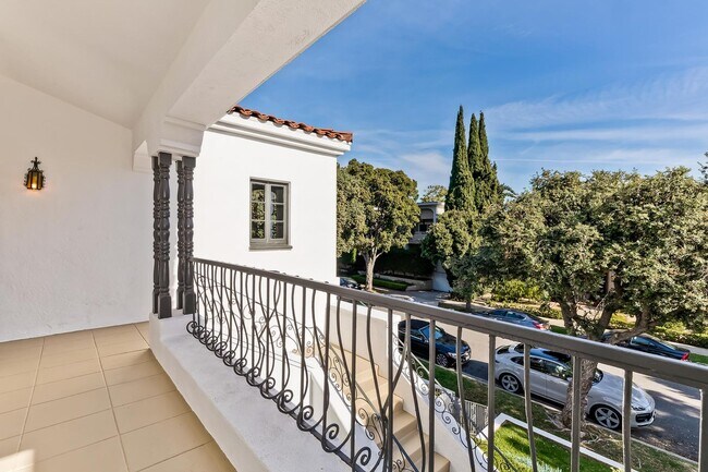 Building Photo - Clarkhill Residences LLC - 145